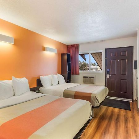 Motel 6-Lethbridge, Ab Exterior photo